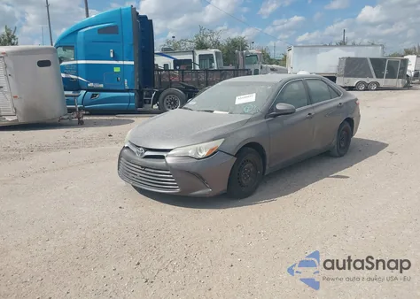 2016 Toyota Camry Le z USA, uszkodzony, nr VIN 4T4BF1FK4GR560064